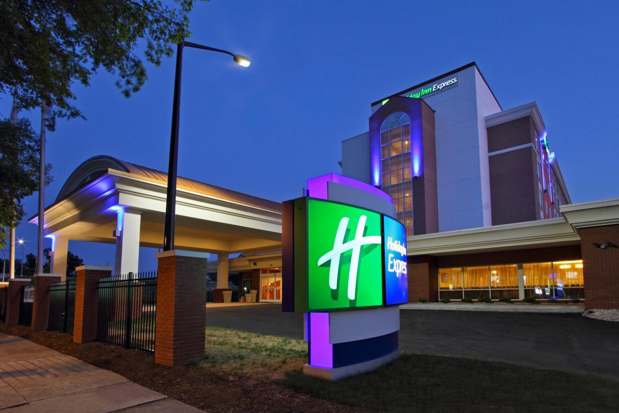 Holiday Inn Express Augusta Downtown, An Ihg Hotel Exterior photo